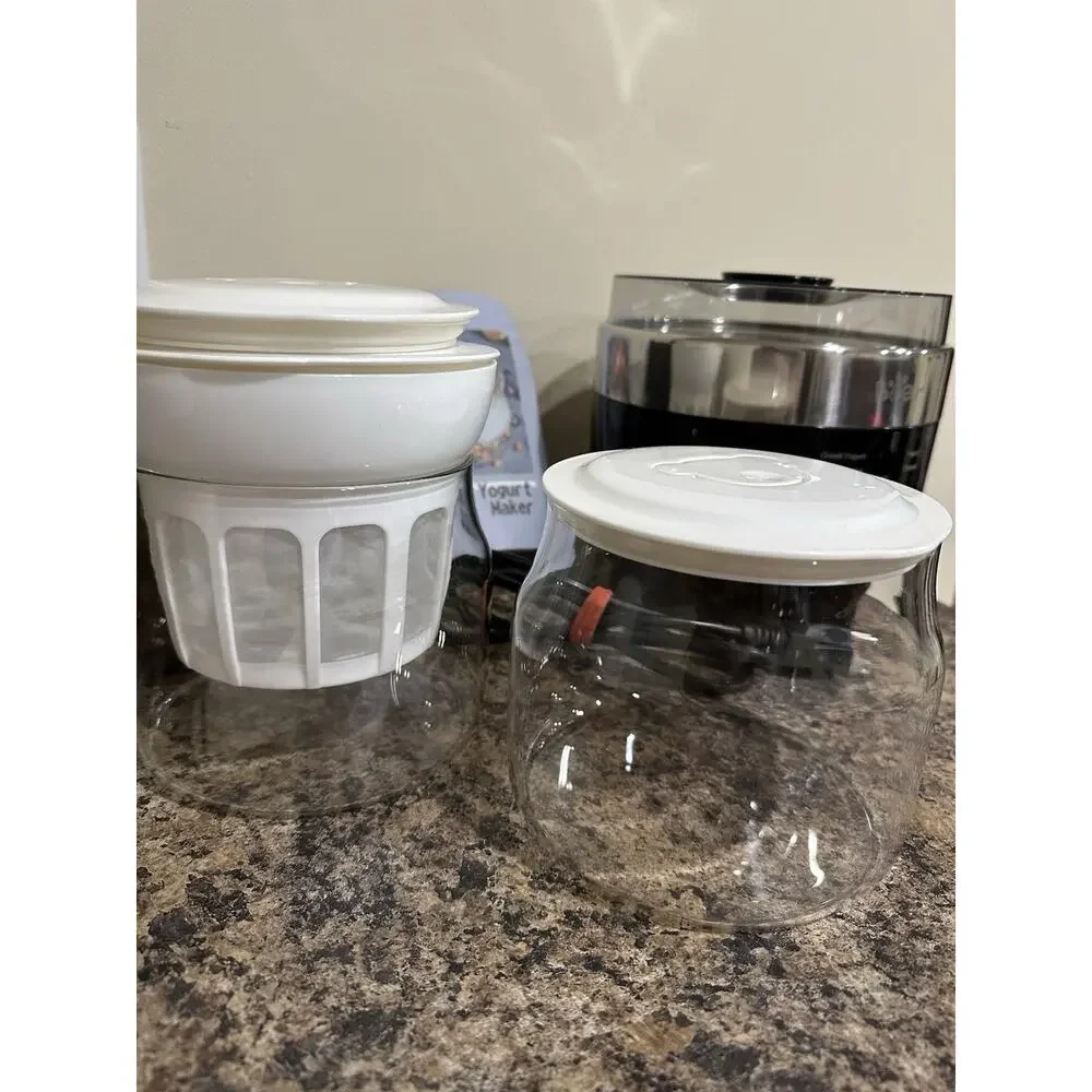 Bear SNJ-C10T1 Yogurt Maker Countertop Appliance Black EUC Works Great!